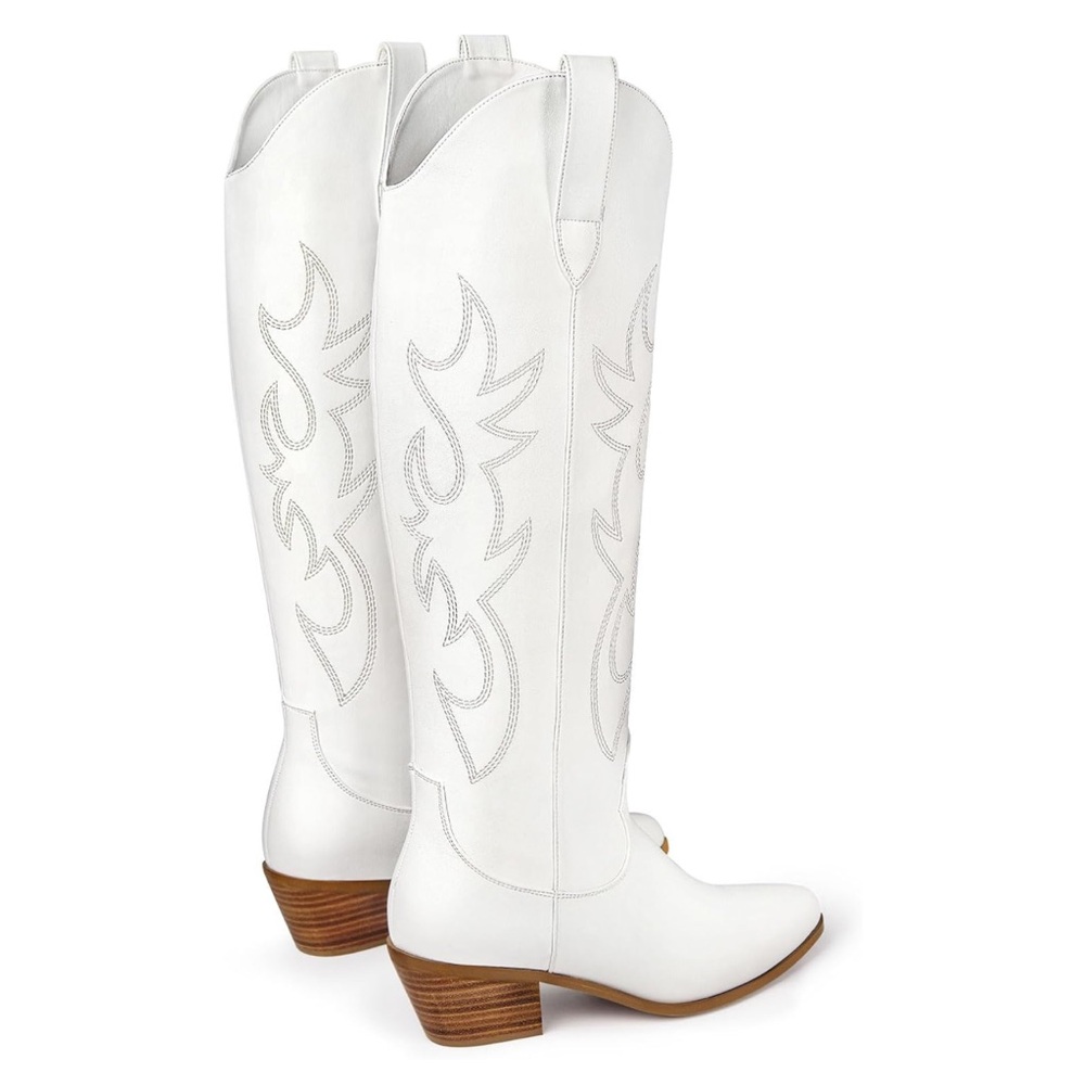 White Western Heeled Boots - Picture 7 of 8